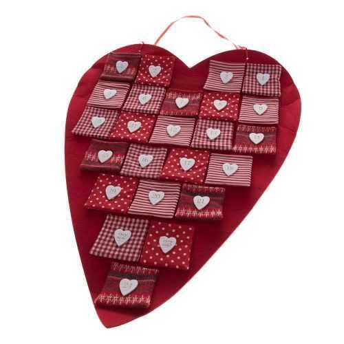 Piros szívalakú textil adventi naptár