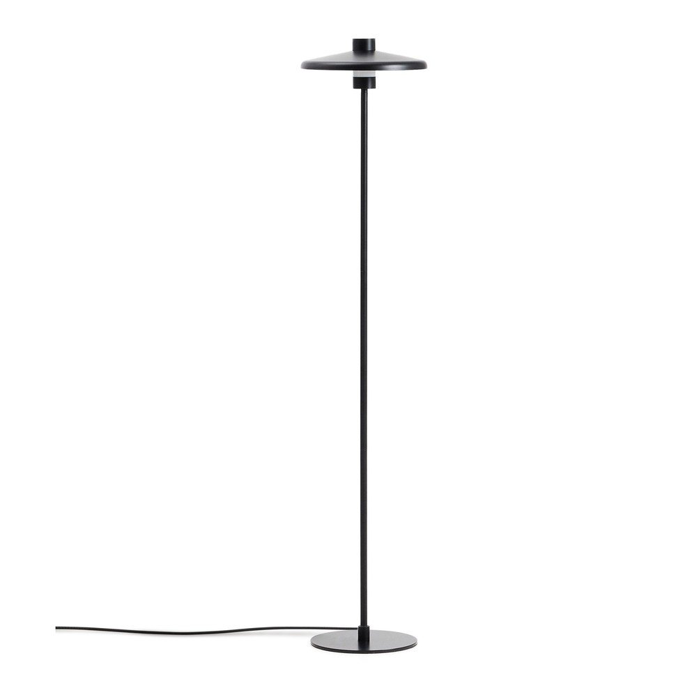 Fekete állólámpa fém búrával (magasság 130 cm) Nuvira – Kave Home