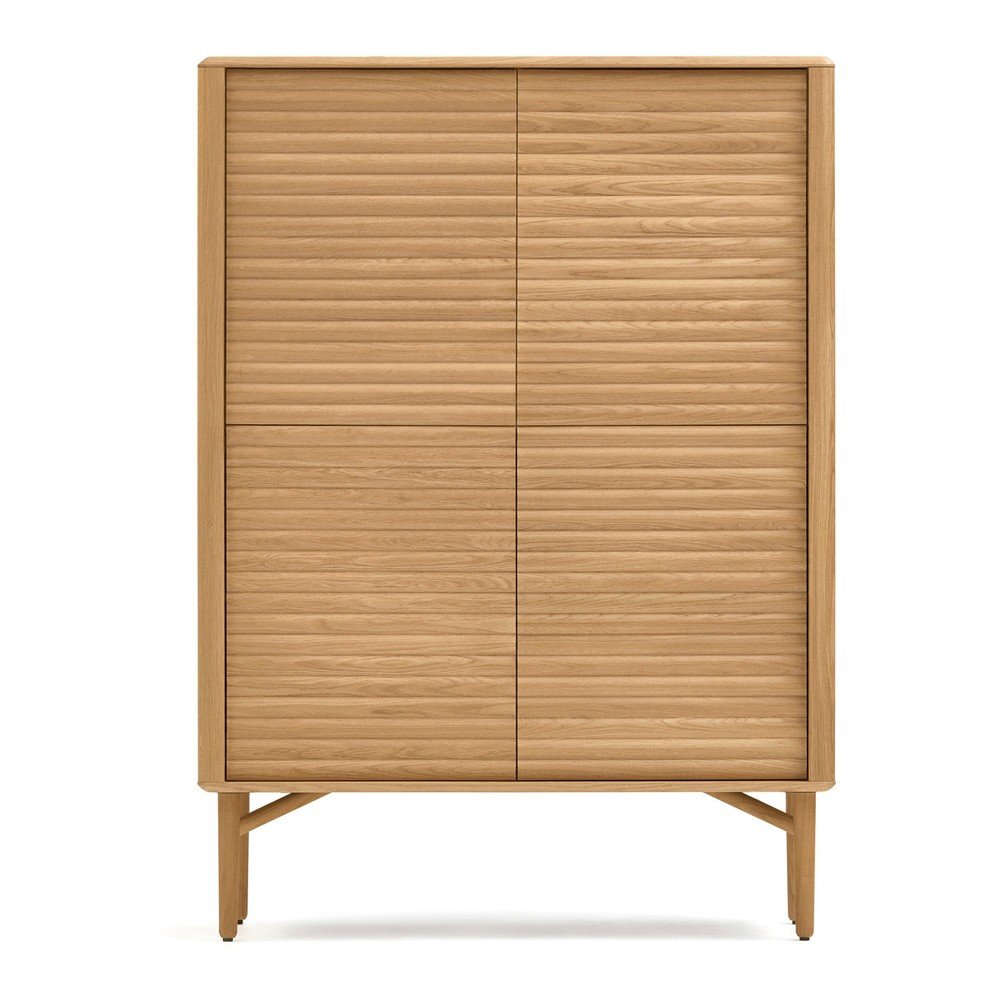 Natúr színű szekrény tölgyfa dekorral 104